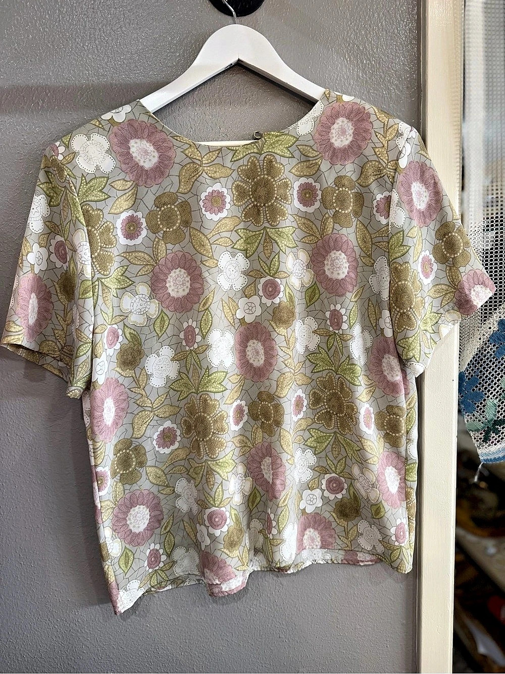 NOTATIONS Floral Short Sleeve Top Size 12 Like New